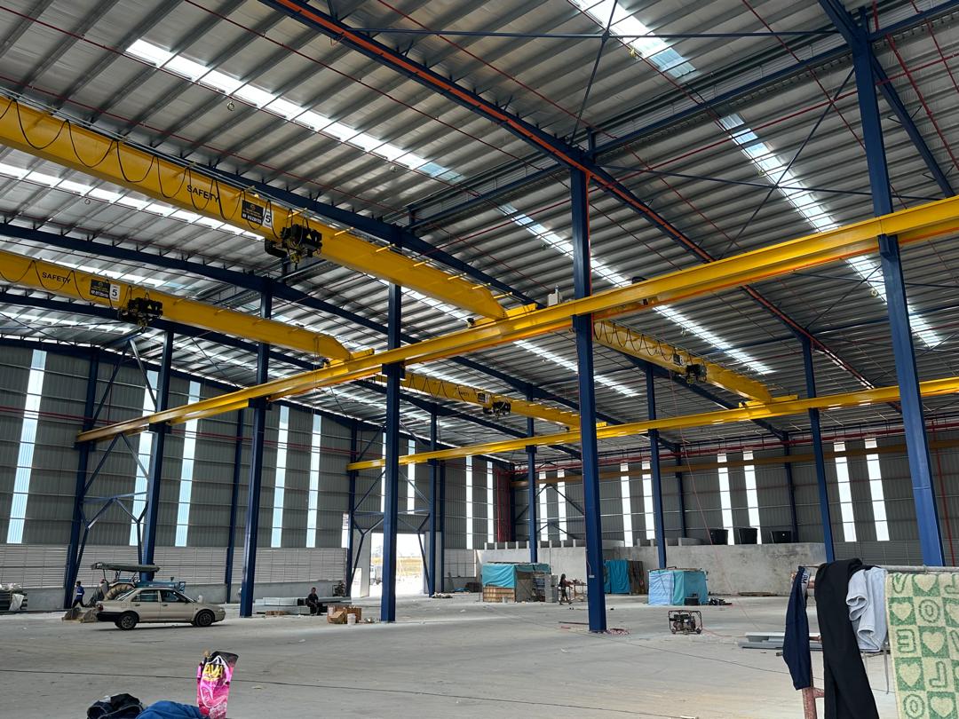 Golden United Global Overhead Crane 32